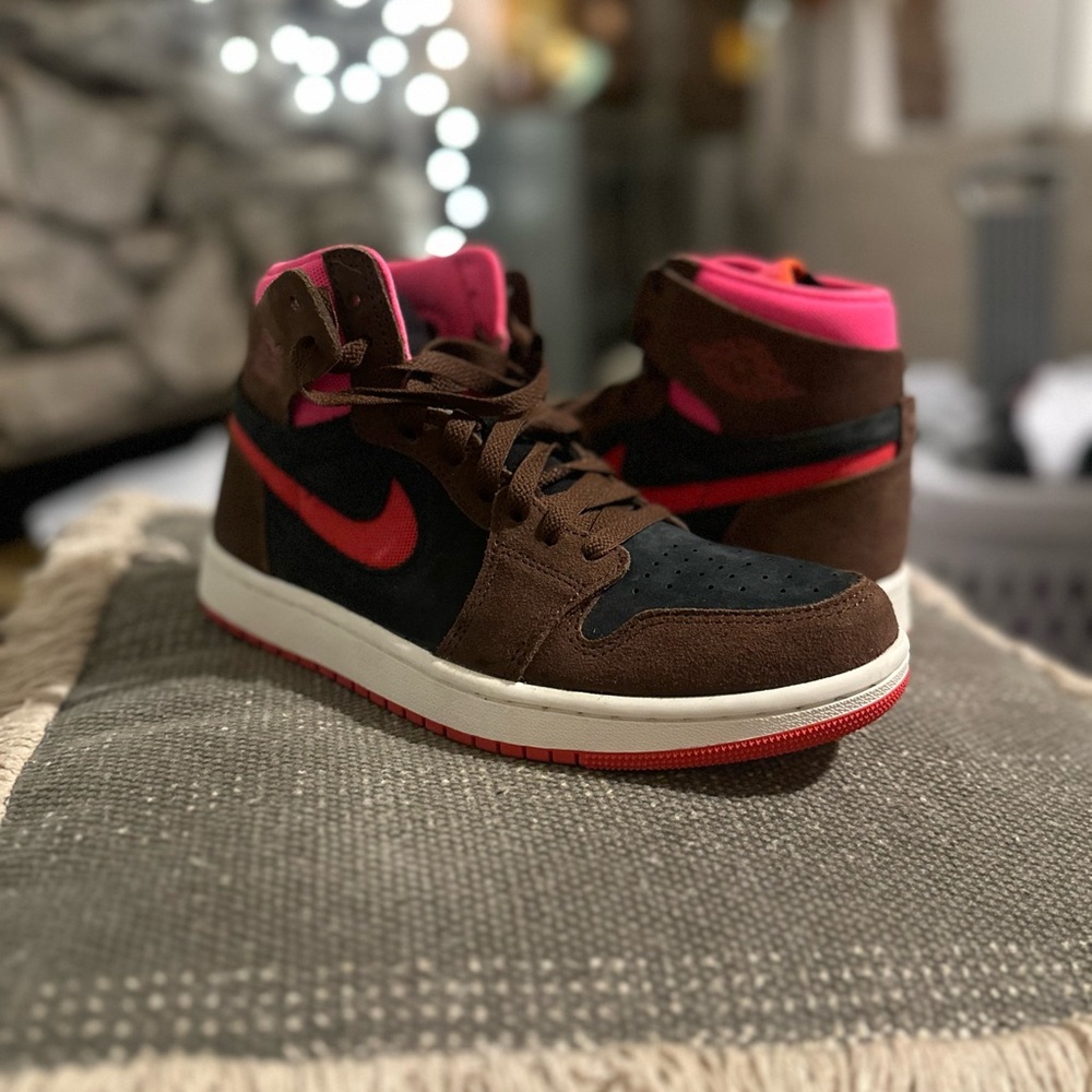 Nike High-Top Sneakers in Brown and Red